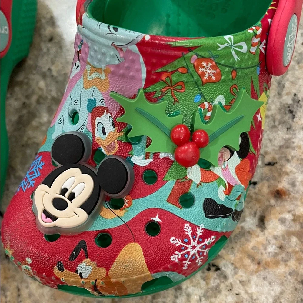 CROCS Disney Infants Holiday Christmas Festive Red Green Clogs Size C6 Sandals